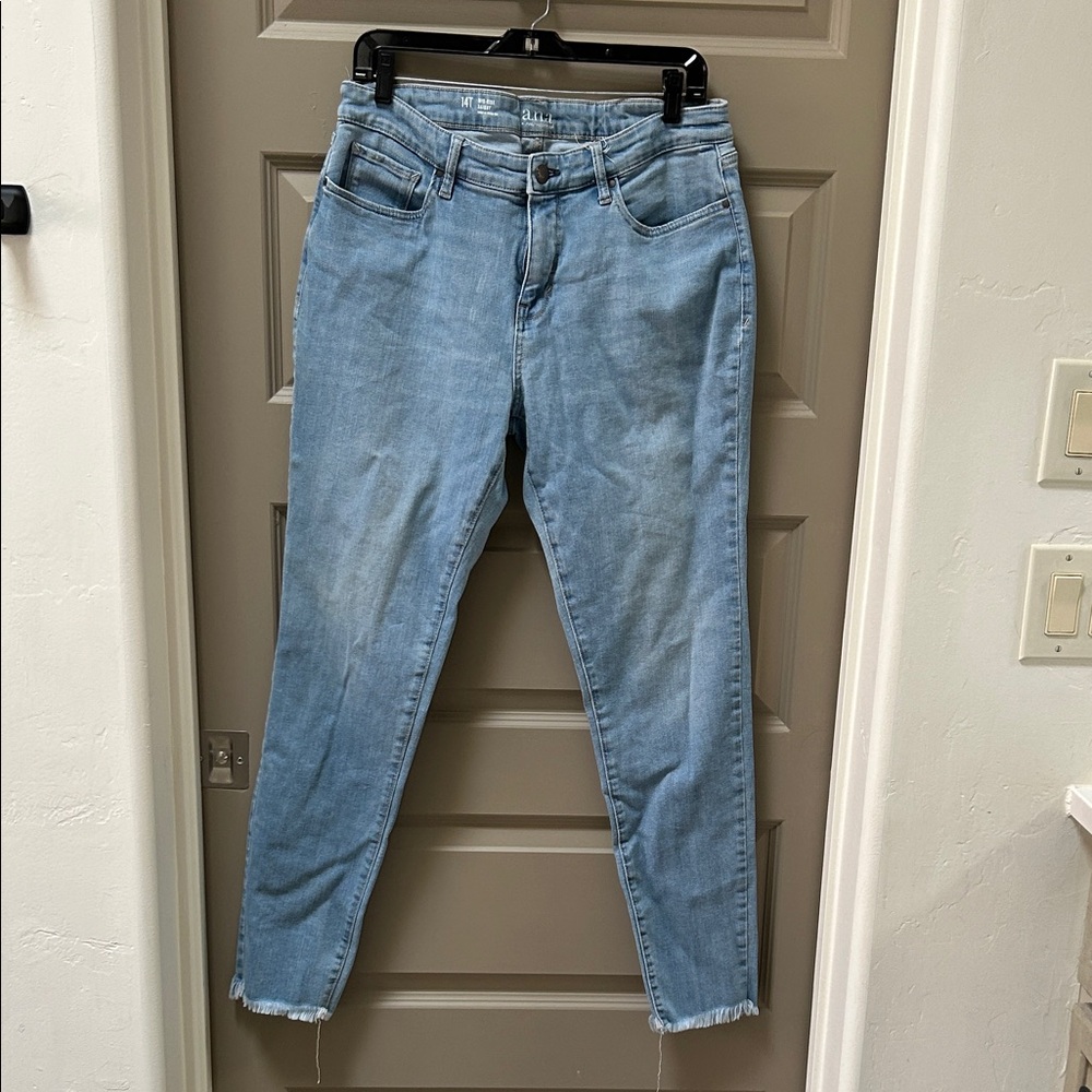 a.n.a Light Wash Skinny Jeans 14 Tall